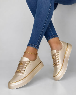 Minimalist Lace-Up Platform Sneakers for Women with Metallic Accents and Comfortable Fit