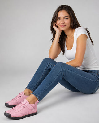 Minimalist Lace-Up Sneakers for Women Canvas Uppers Adjustable Fit Casual Everyday Style