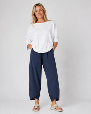 Modern Wide Leg Cropped Trousers for Women with Drawstring Waist and Relaxed Fit in High-Quality Fabric