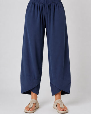 Modern Wide Leg Cropped Trousers for Women with Drawstring Waist and Relaxed Fit in High-Quality Fabric