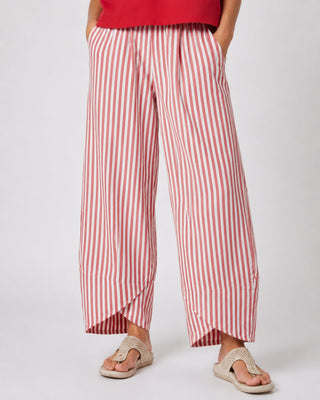 Casual Leaf Print Women's Pants Set with Sleeveless Layered Top and Wide-Leg Trousers