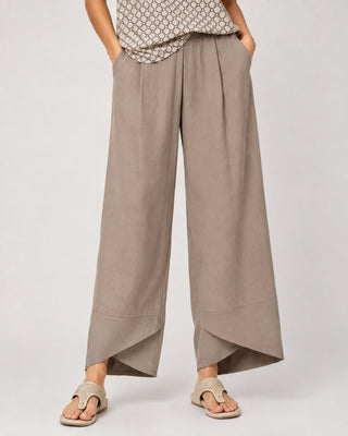 Casual Leaf Print Women's Pants Set with Sleeveless Layered Top and Wide-Leg Trousers