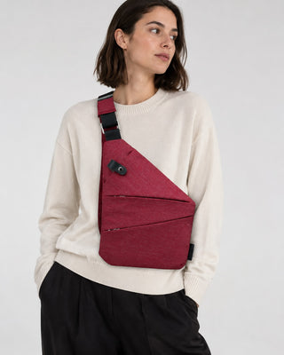 Sleek Black Crossbody Bag with Adjustable Strap Anti-Theft Design and Multiple Compartments