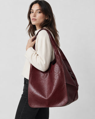 Minimalist Leather Weekender Bag Oversized Travel Tote with Dual Handles for Women
