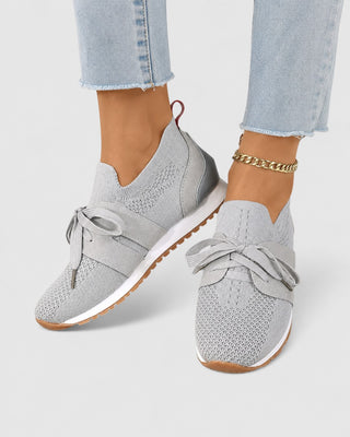 Modern Lace-Up Sneaker for Women Knit Upper Contrast Sole Everyday Casual Wear