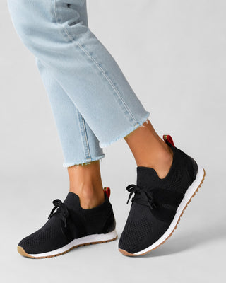 Modern Lace-Up Sneaker for Women Knit Upper Contrast Sole Everyday Casual Wear